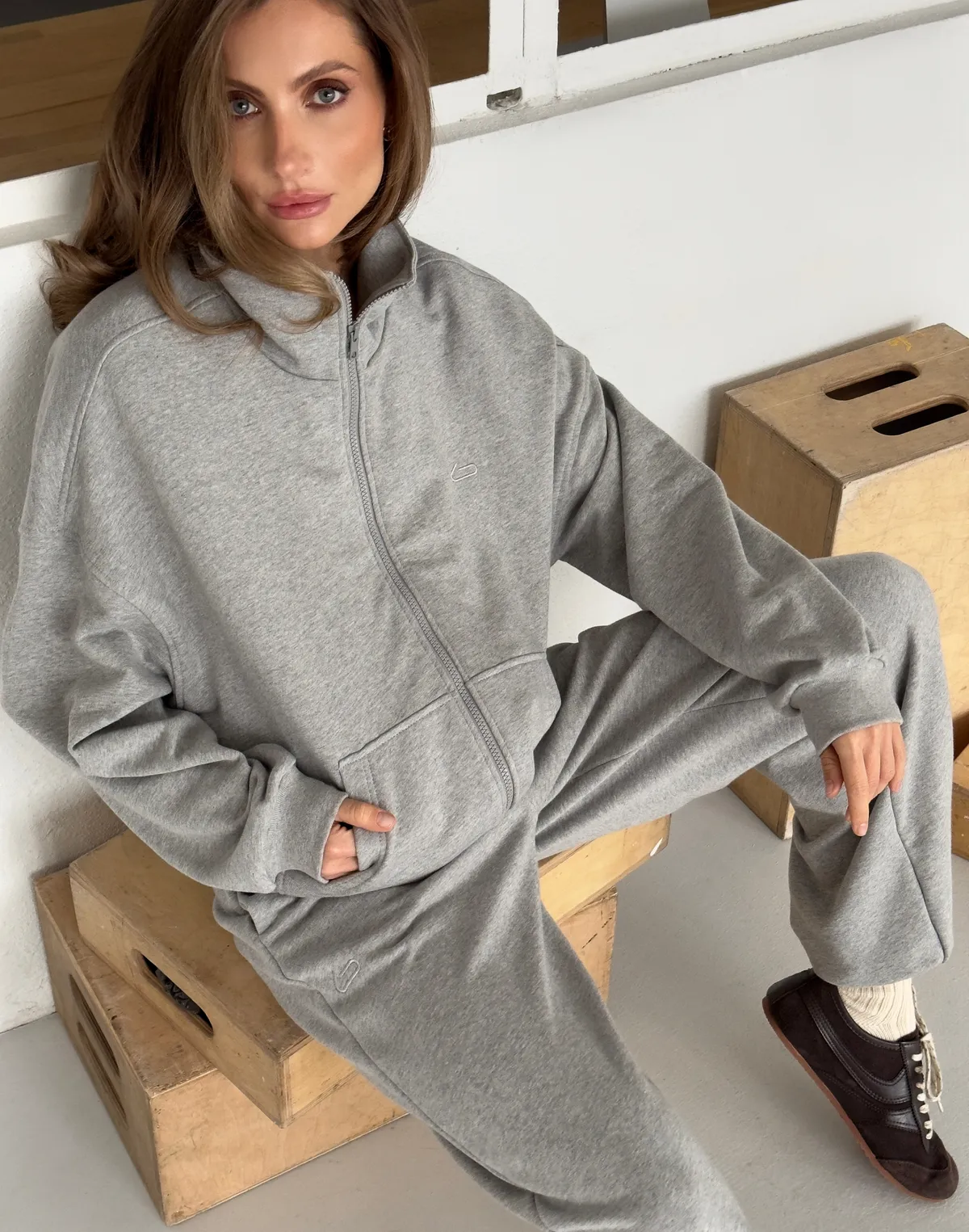 Комплект оверсайз зіпер з кишенею та джогери зі шнурком, сірий меланж - Фото 5
