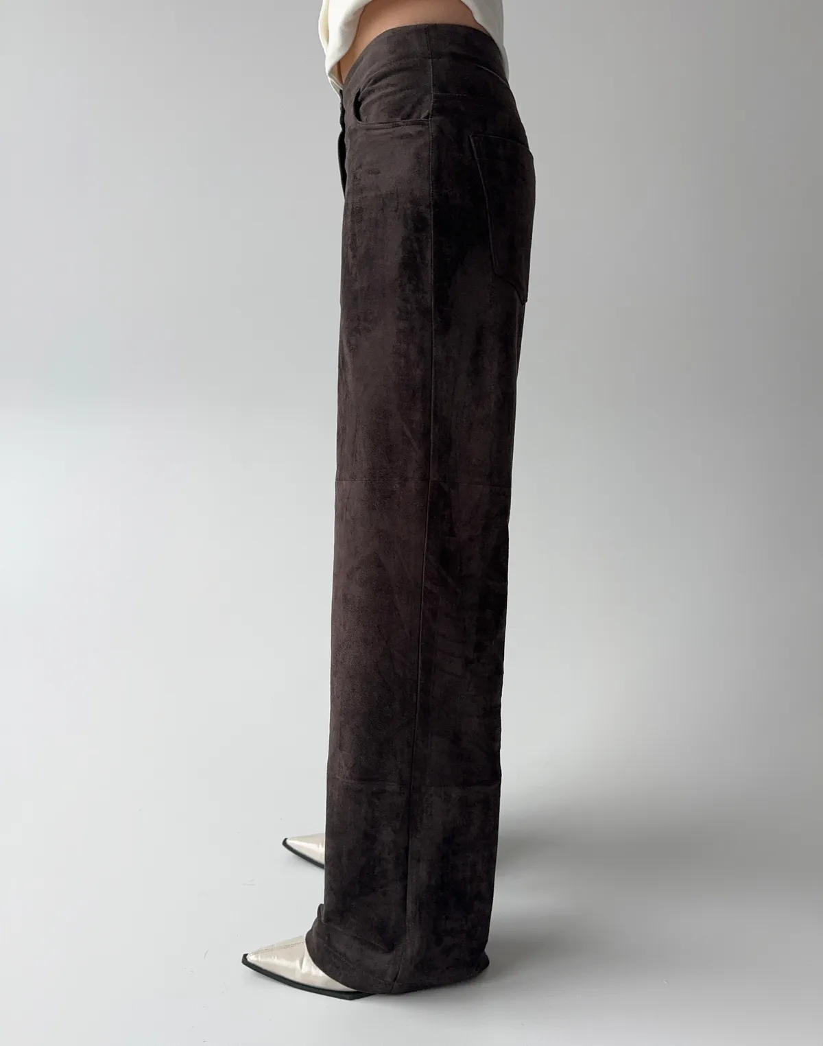 Штани базові з екозамші, коричневі - Фото 5