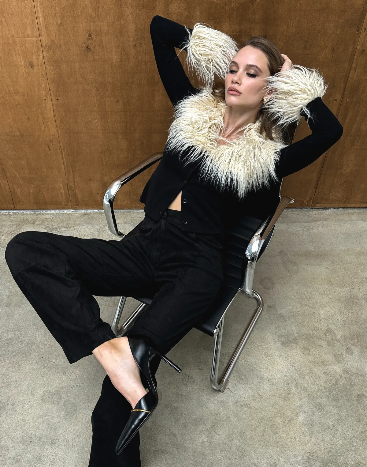 Штани базові з екозамші, чорні - Фото 5