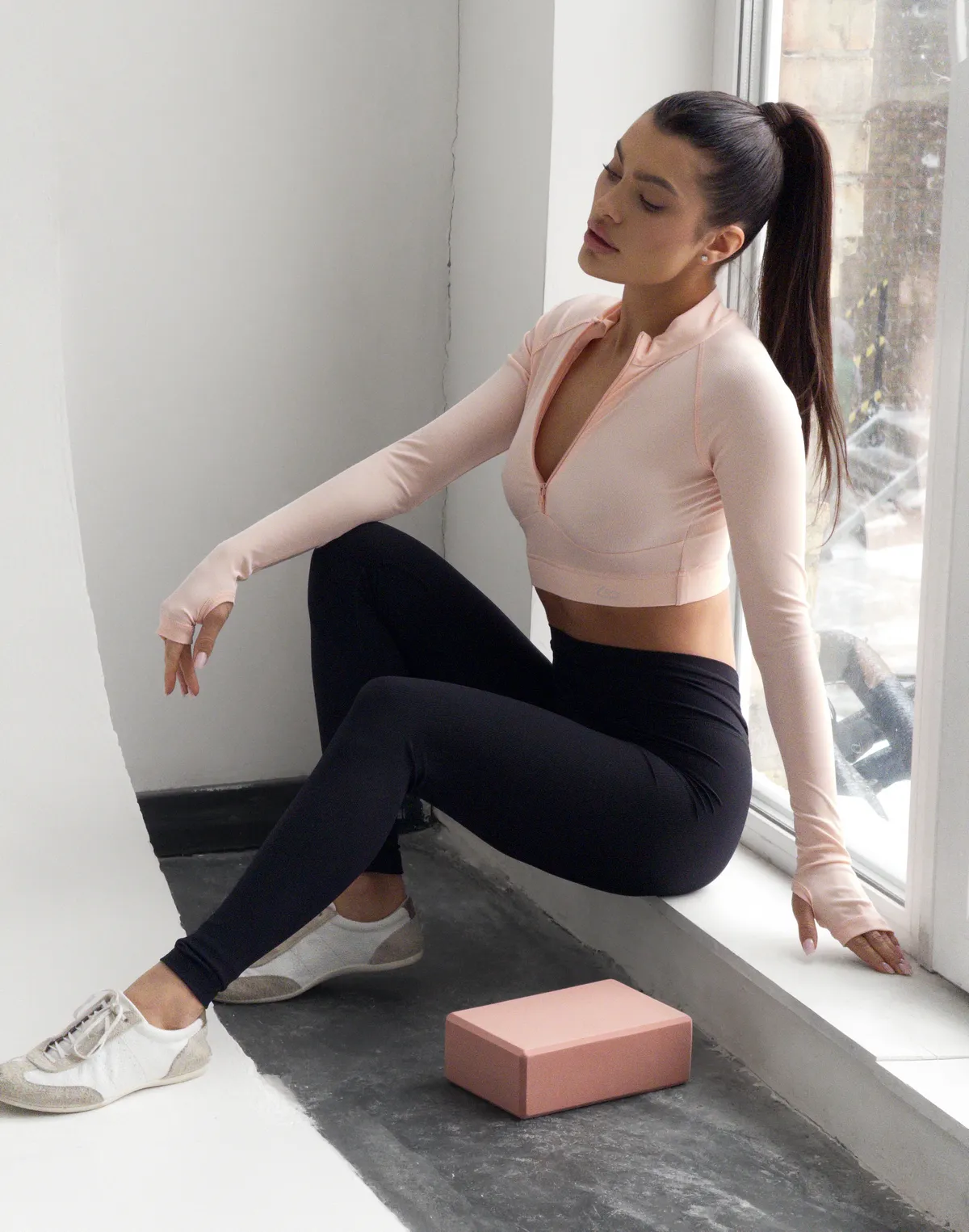 Рашгард на блискавці вкорочений спортивний, пастельно-персиковий - Фото 6