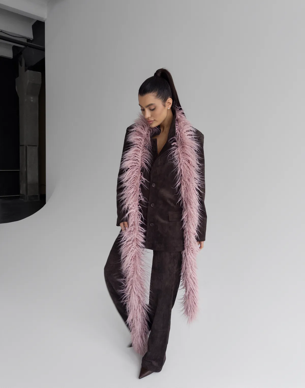 Шарф з екохутра, рожевий - Фото 8