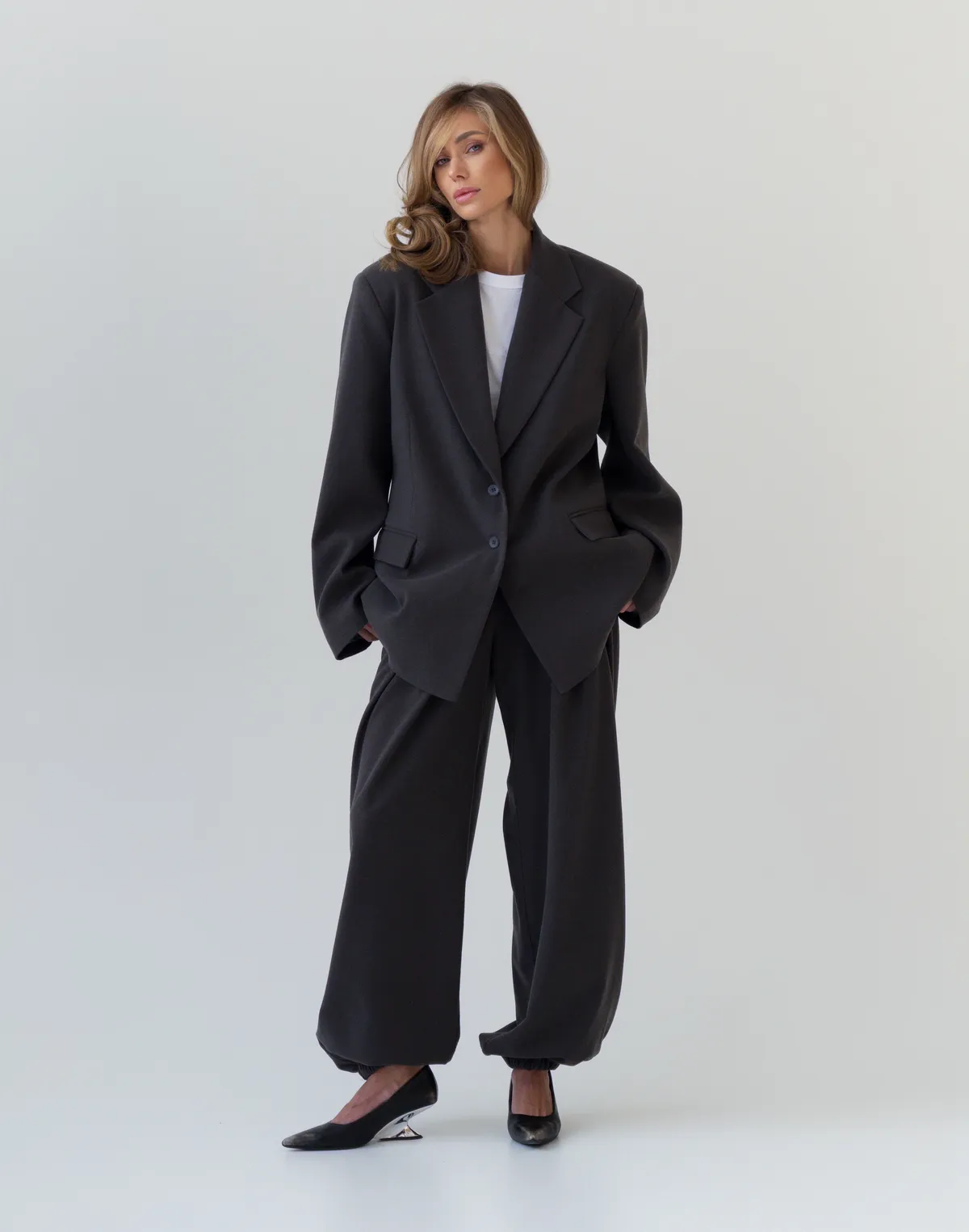 Штани базові у спортивному стилі, графітові - Фото 3