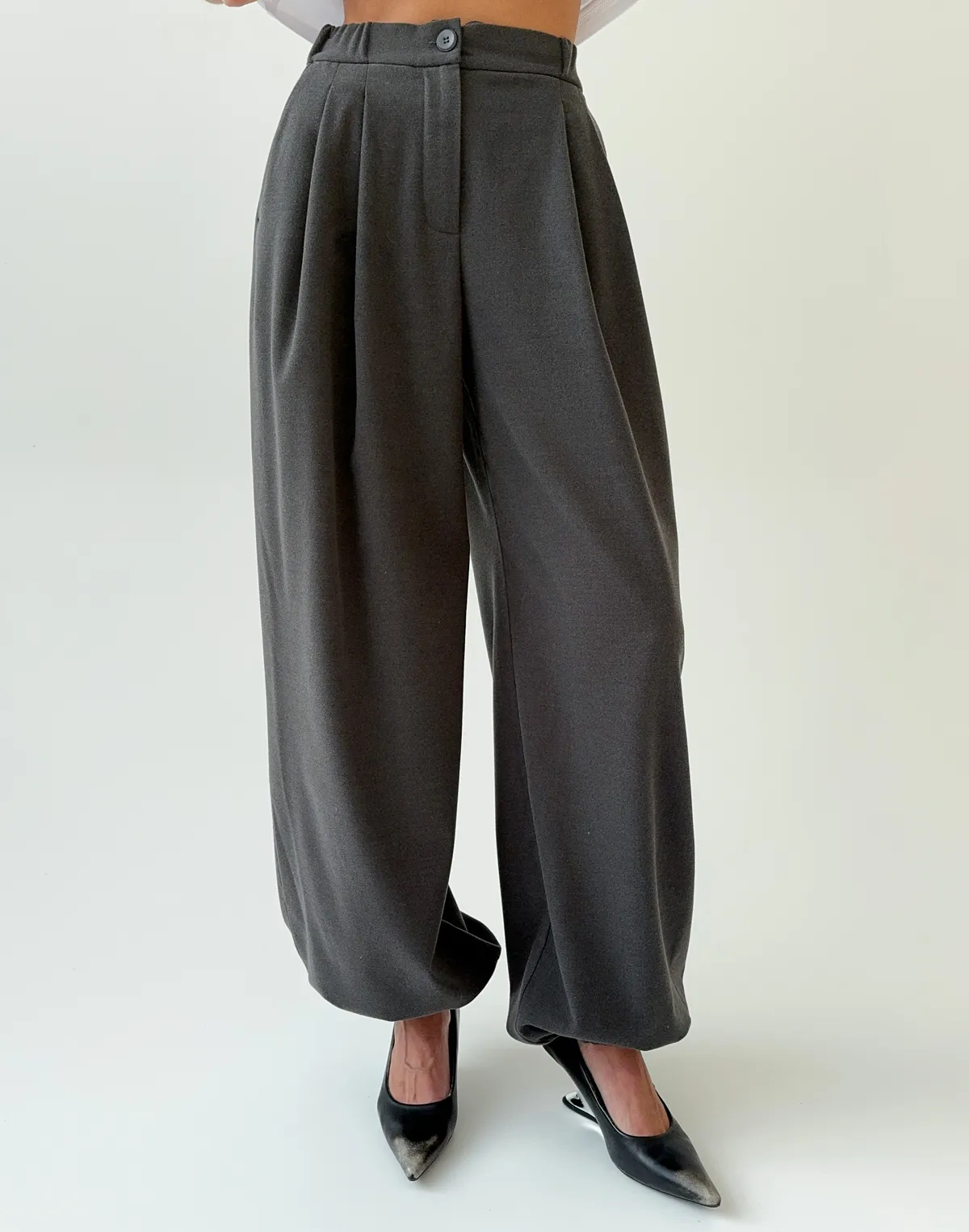 Штани базові у спортивному стилі, графітові - Фото 1