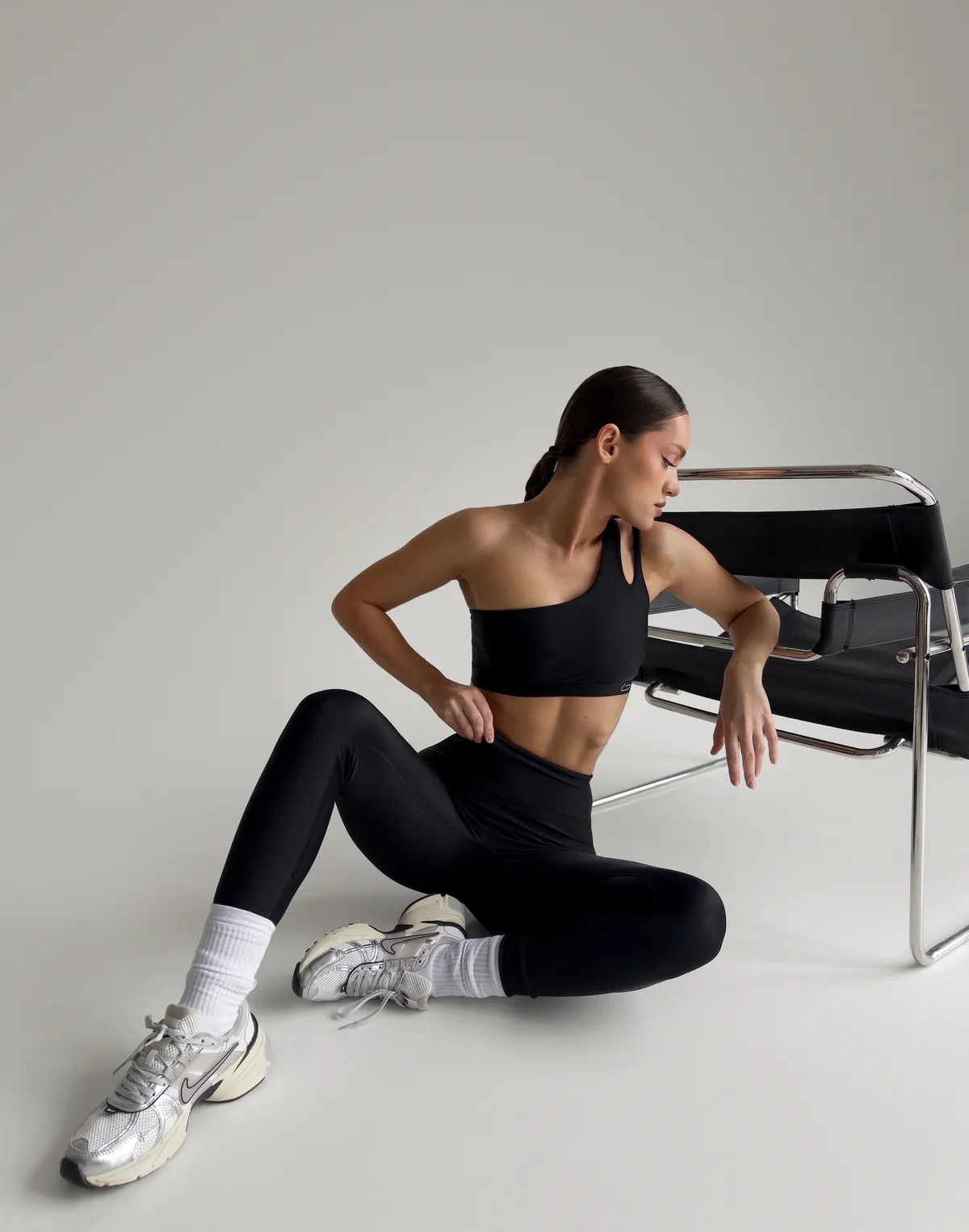 Лосини з високою посадкою спортивні з високоякісного матеріалу, чорні - Фото 5