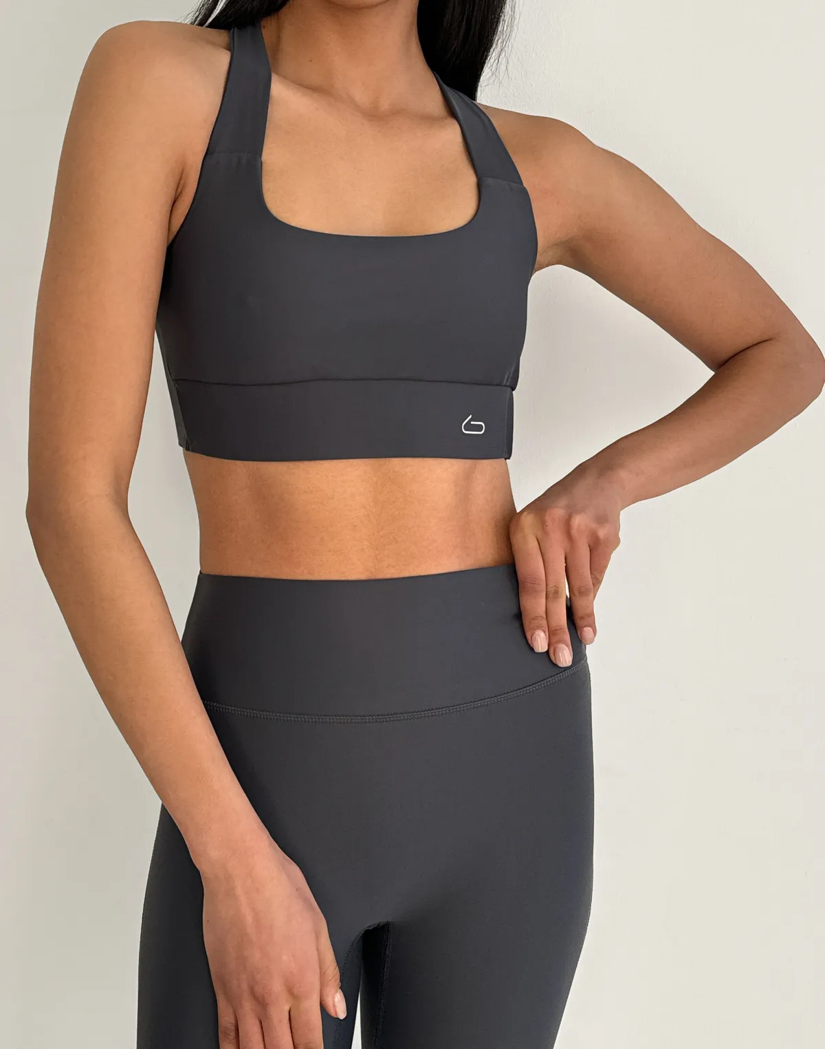 Топ спортивний з бретелями хрест на хрест, графіт - Фото 1