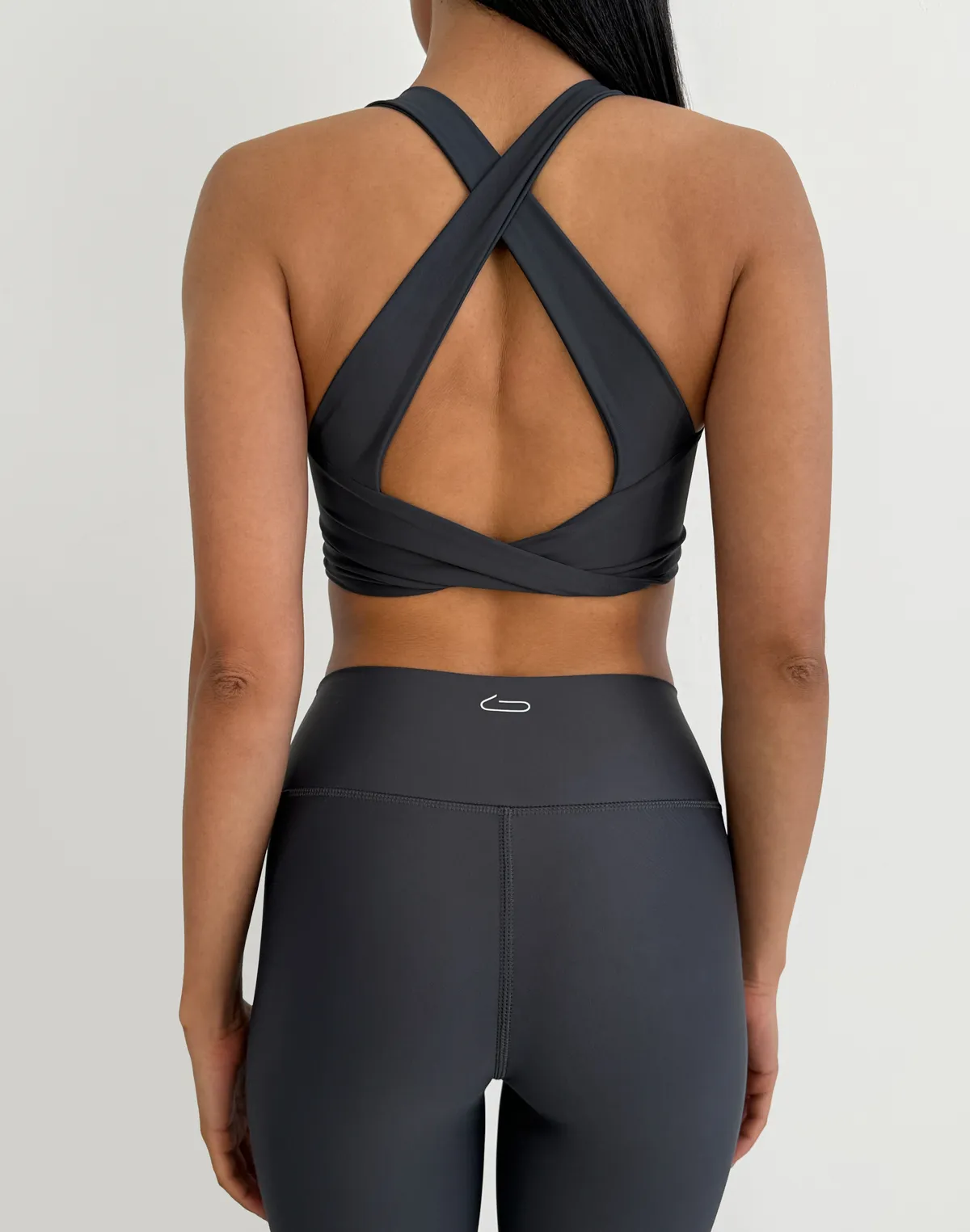 Топ спортивний з бретелями хрест на хрест, графіт - Фото 2