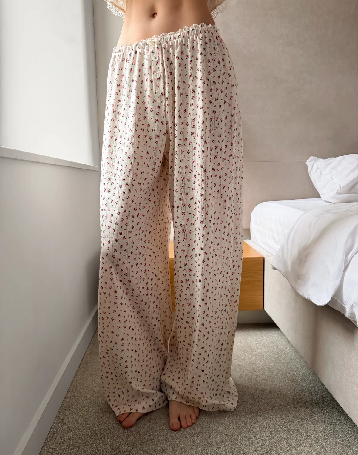 Піжамні штани для дому, молочні у квіточку - Фото 1