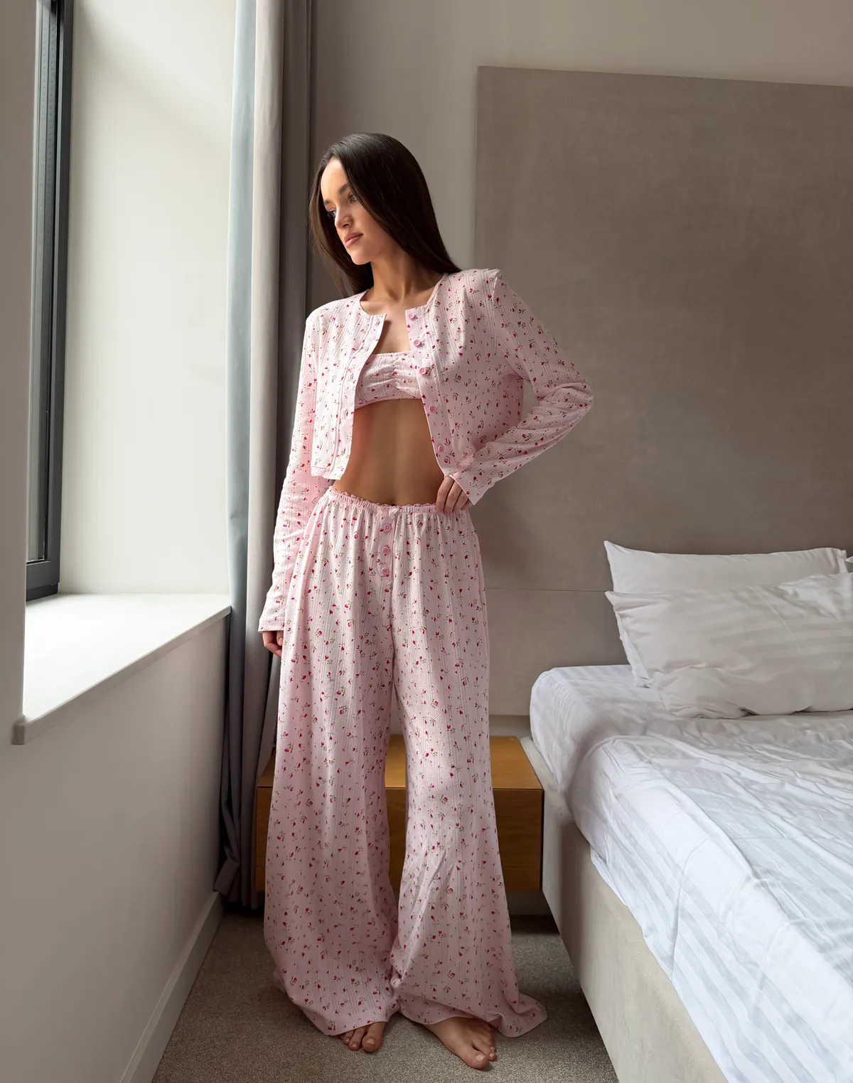 Кофтинка піжамна на ґудзиках, рожева у квіточку - Фото 7