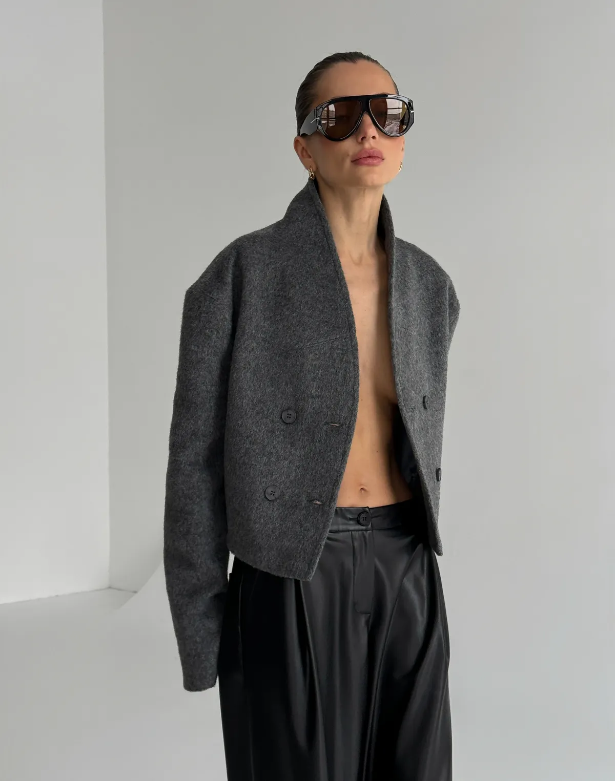 Вкорочене пальто-піджак, сіре - Фото 7