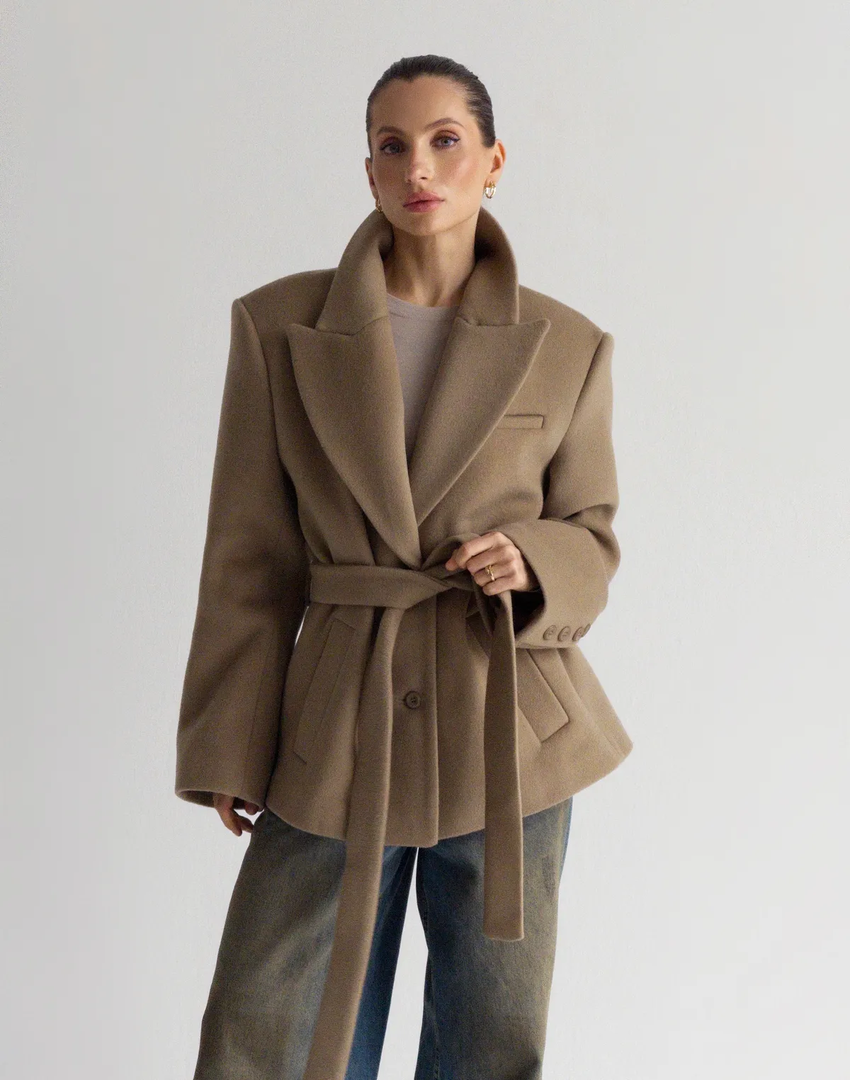 Пальто вкорочене весняне зі 100% вовни, кемел - Фото 5