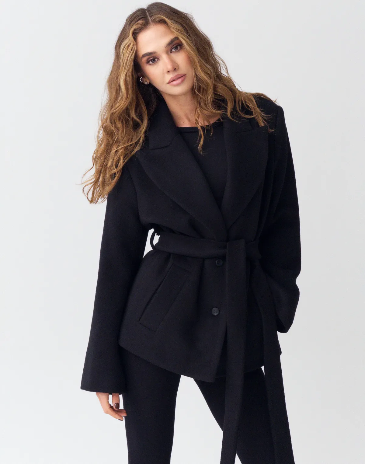 Пальто вкорочене весняне зі 100% вовни, чорне - Фото 4