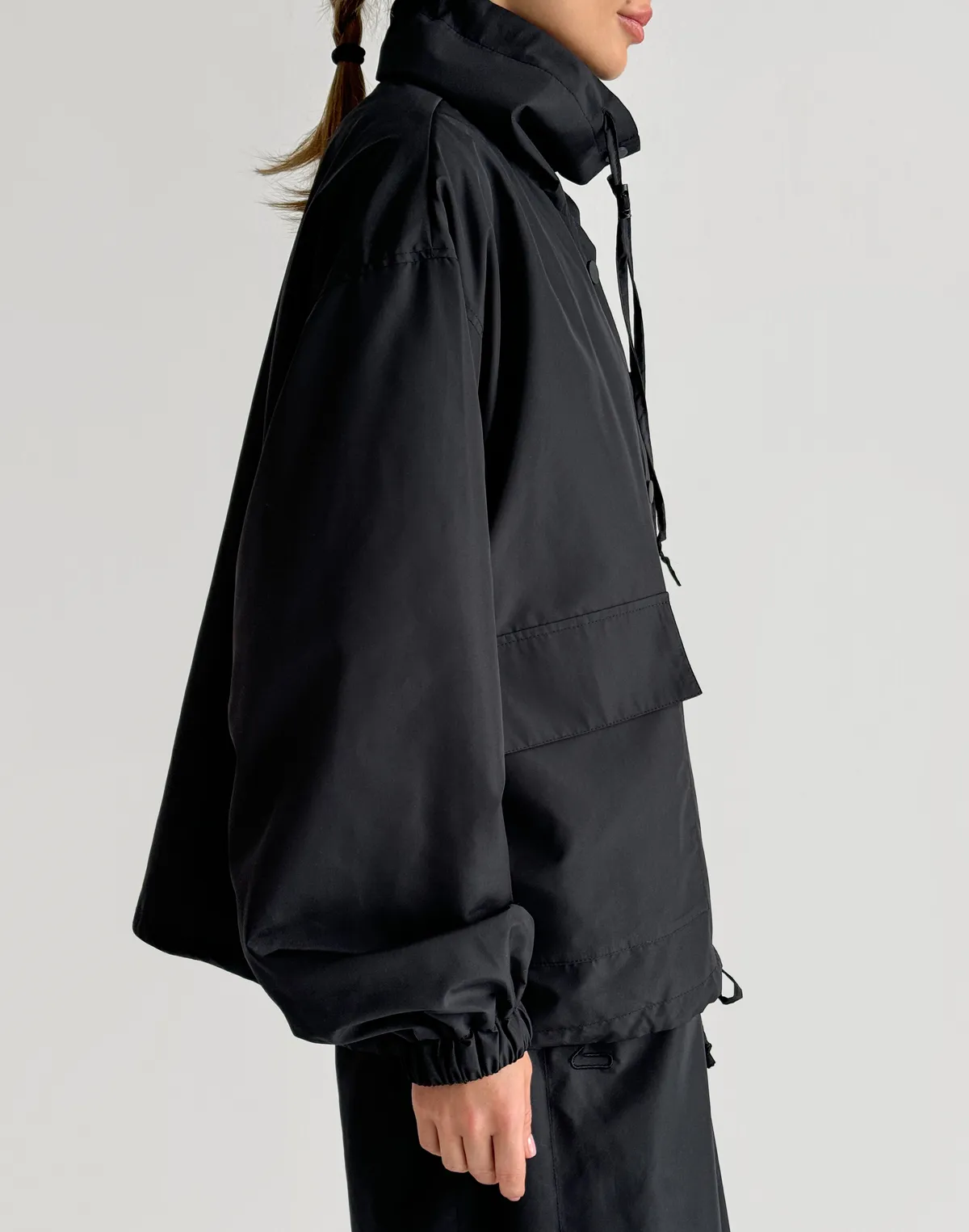 Зіпер з плащової тканини з кишенями, чорний - Фото 7