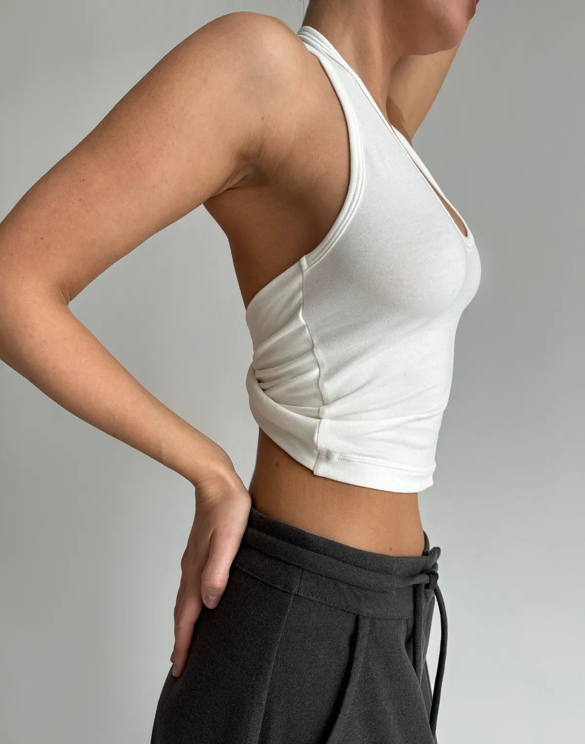 Топ з перекрученою спиною, молочний - Фото 5