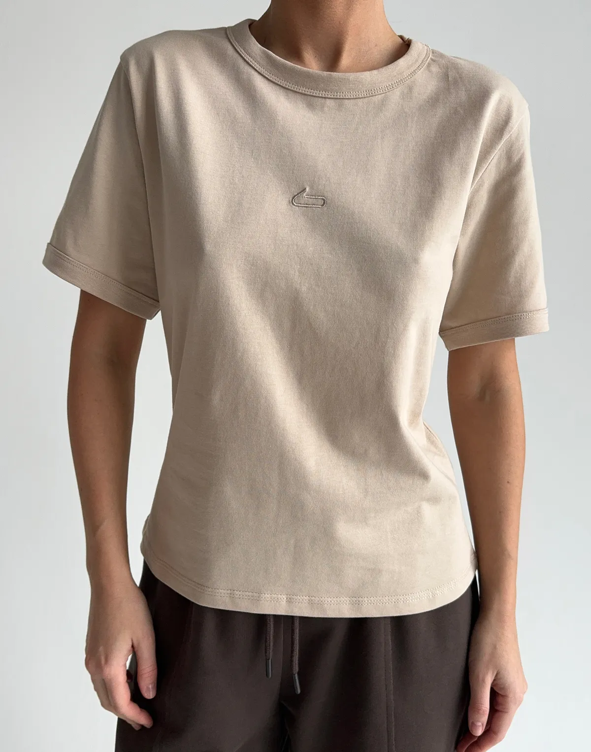 Футболка приталена, нейтральний беж - Фото 4