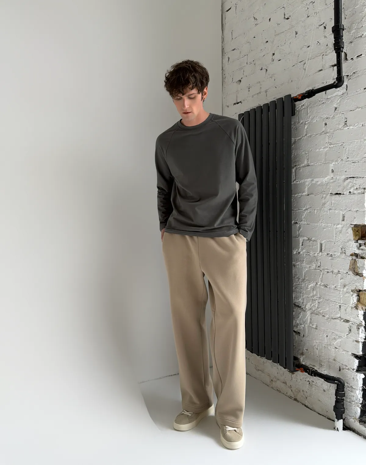 Штани спортивні чоловічі базові зі шнурком, лате - Фото 3