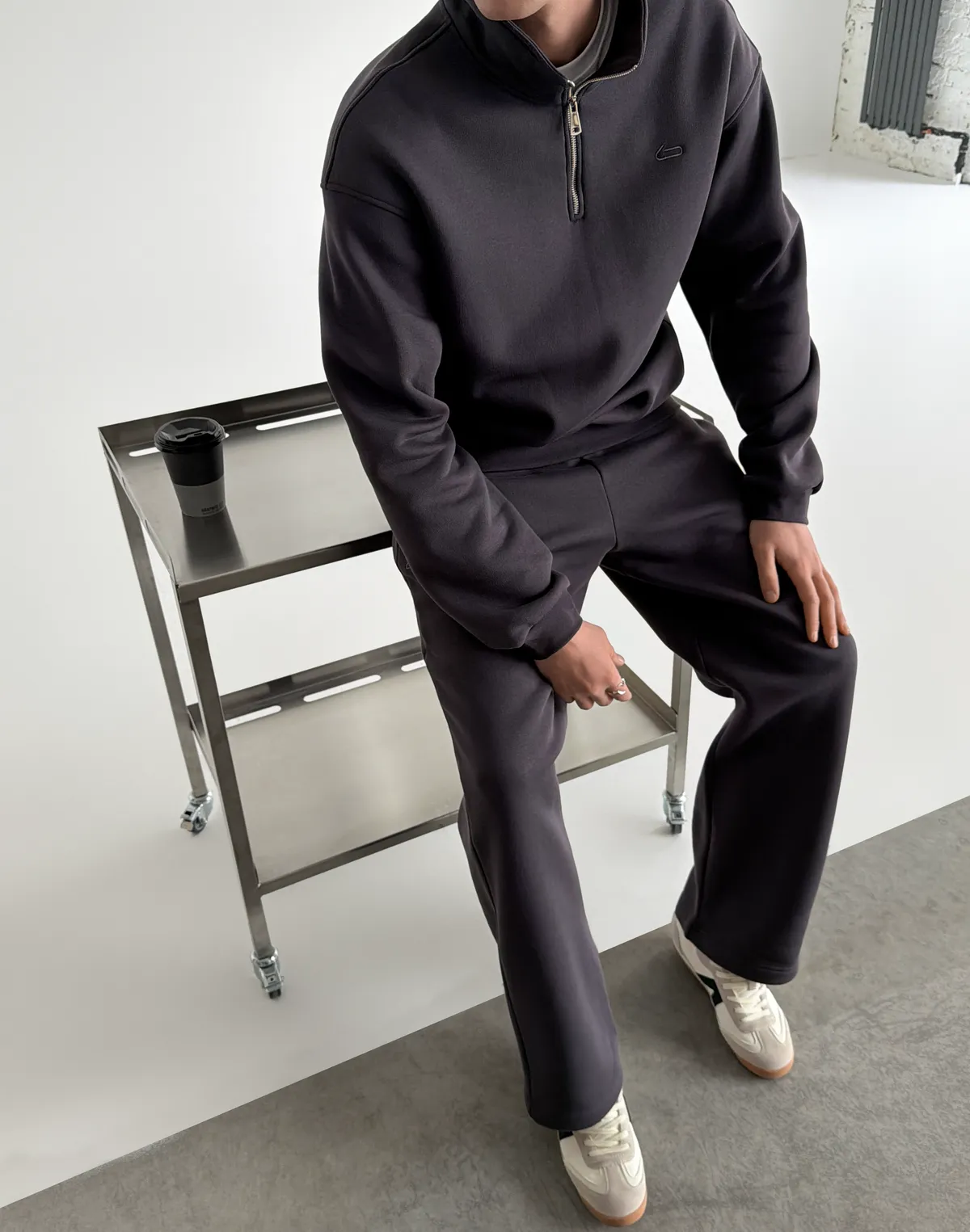 Штани спортивні чоловічі базові зі шнурком, антрацит - Фото 4