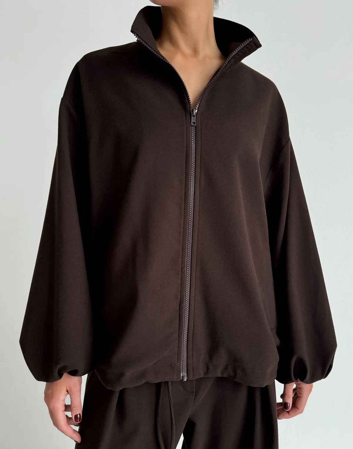 Жакет-бомбер з костюмної тканини, шоколадний - Фото 1