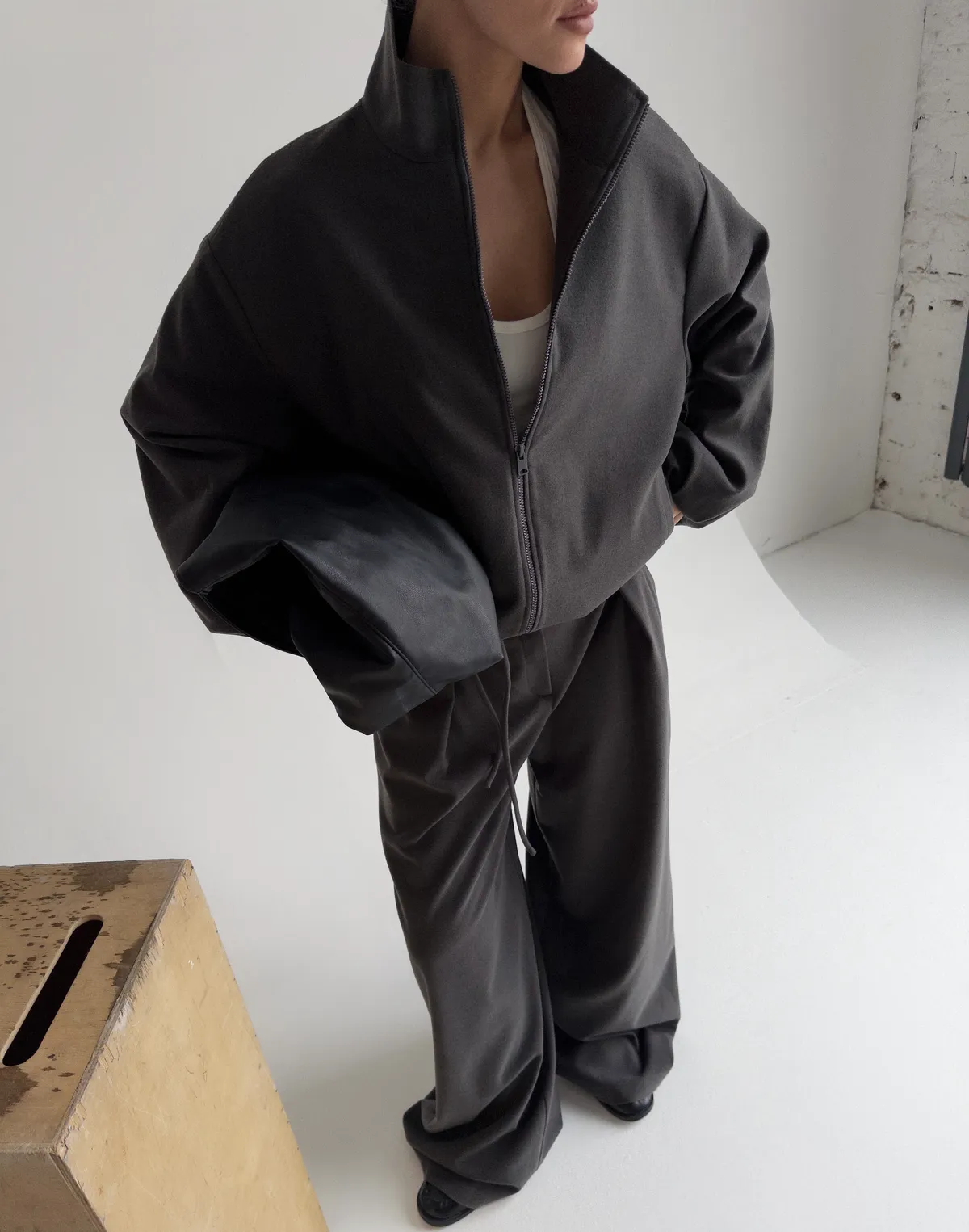 Штани супер вільного крою повної довжини, графітові - Фото 7