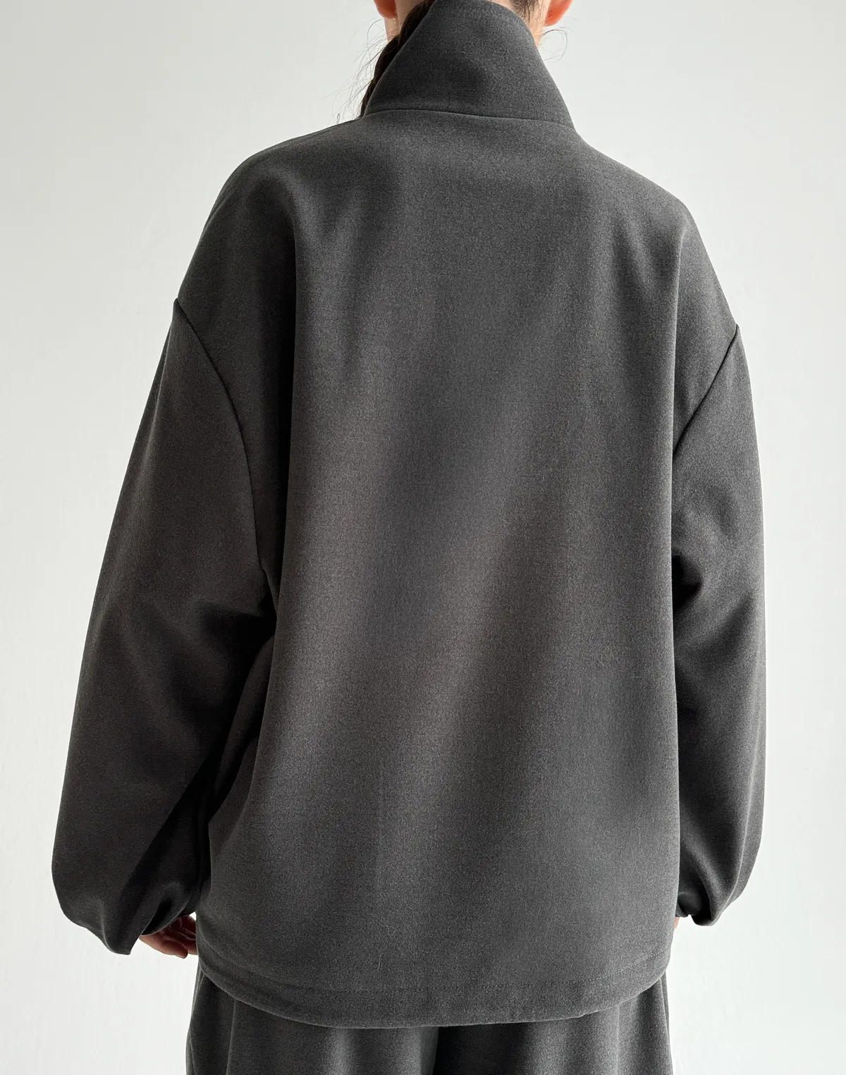 Жакет-бомбер з костюмної тканини, графітовий - Фото 2