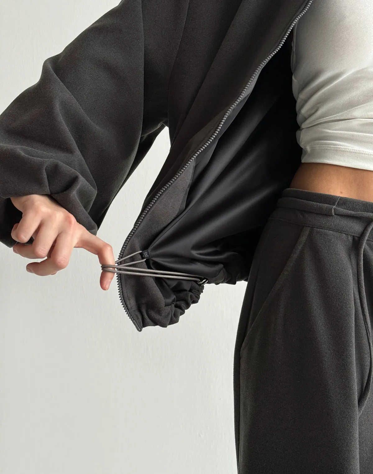 Жакет-бомбер з костюмної тканини, графітовий - Фото 6