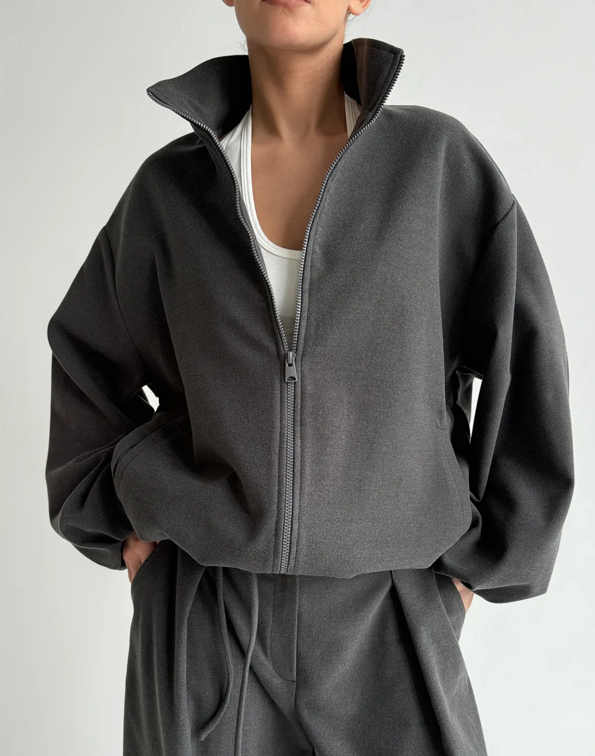 Жакет-бомбер з костюмної тканини, графітовий - Фото 5