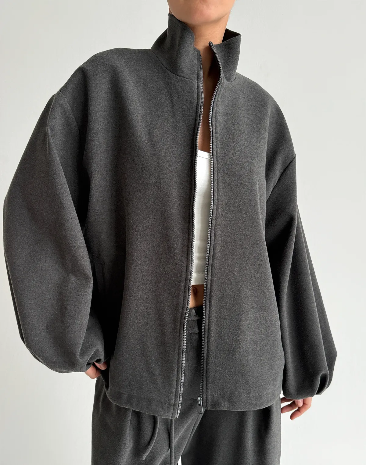 Жакет-бомбер з костюмної тканини, графітовий - Фото 1