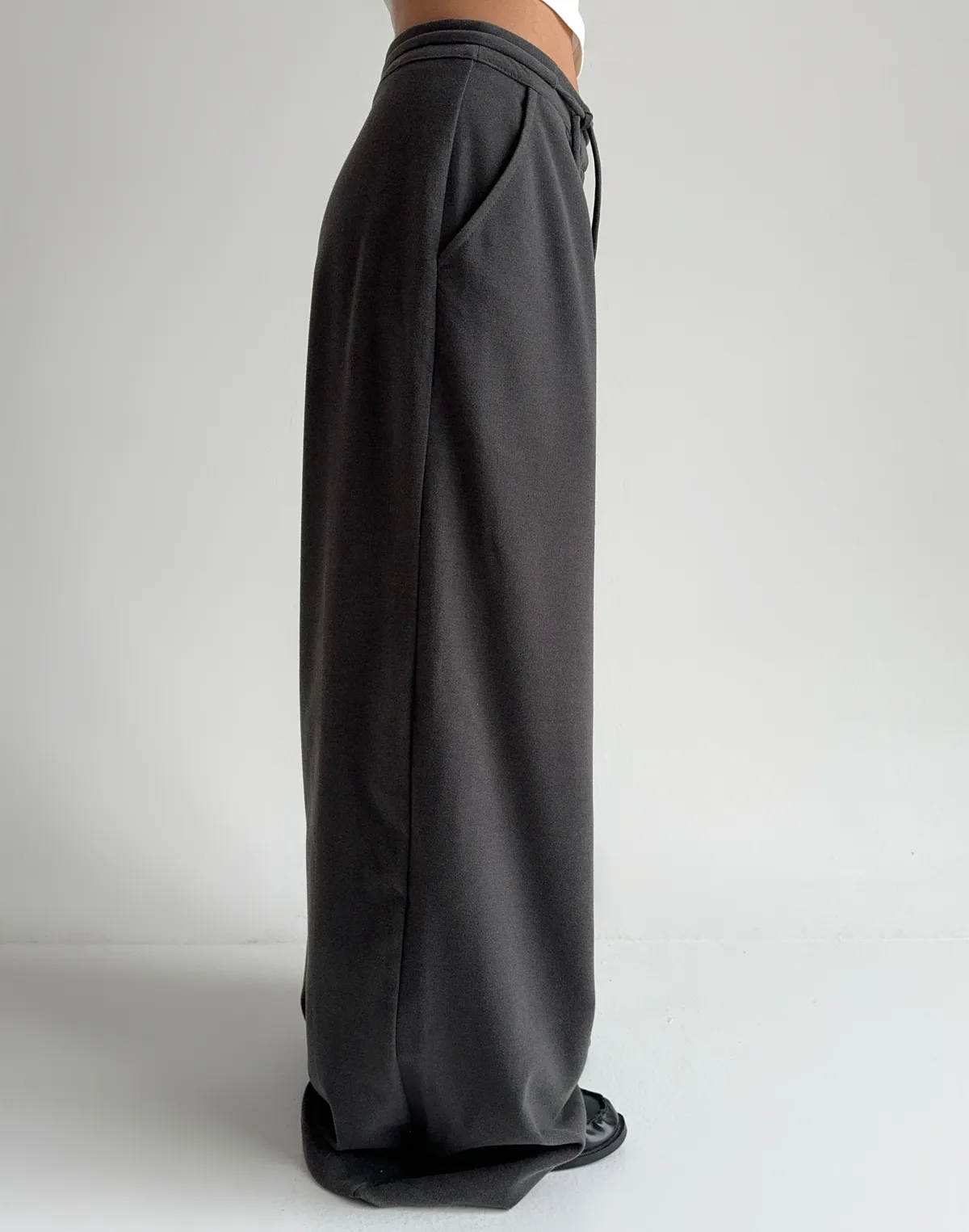 Штани супер вільного крою повної довжини, графітові - Фото 5