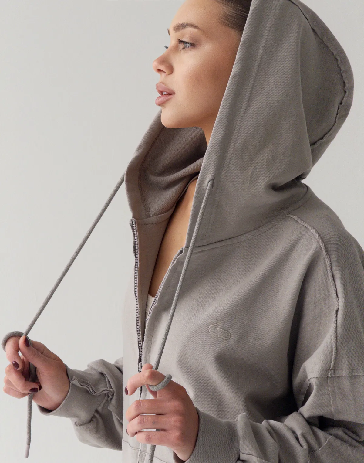 Зіпер оверсайз з декоративними швами, нейтральний сірий - Фото 7