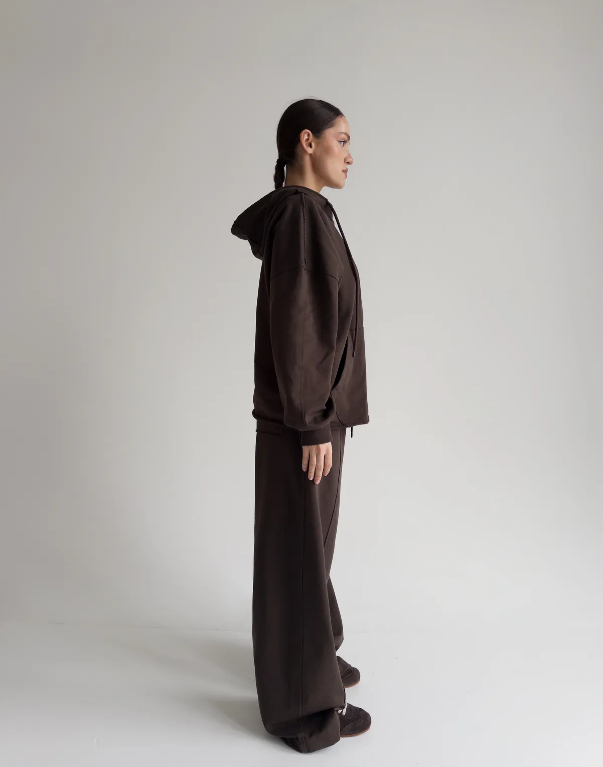 Комплект зіпер оверсайз та штани з декоративними кишенями позаду, шоколад - Фото 5