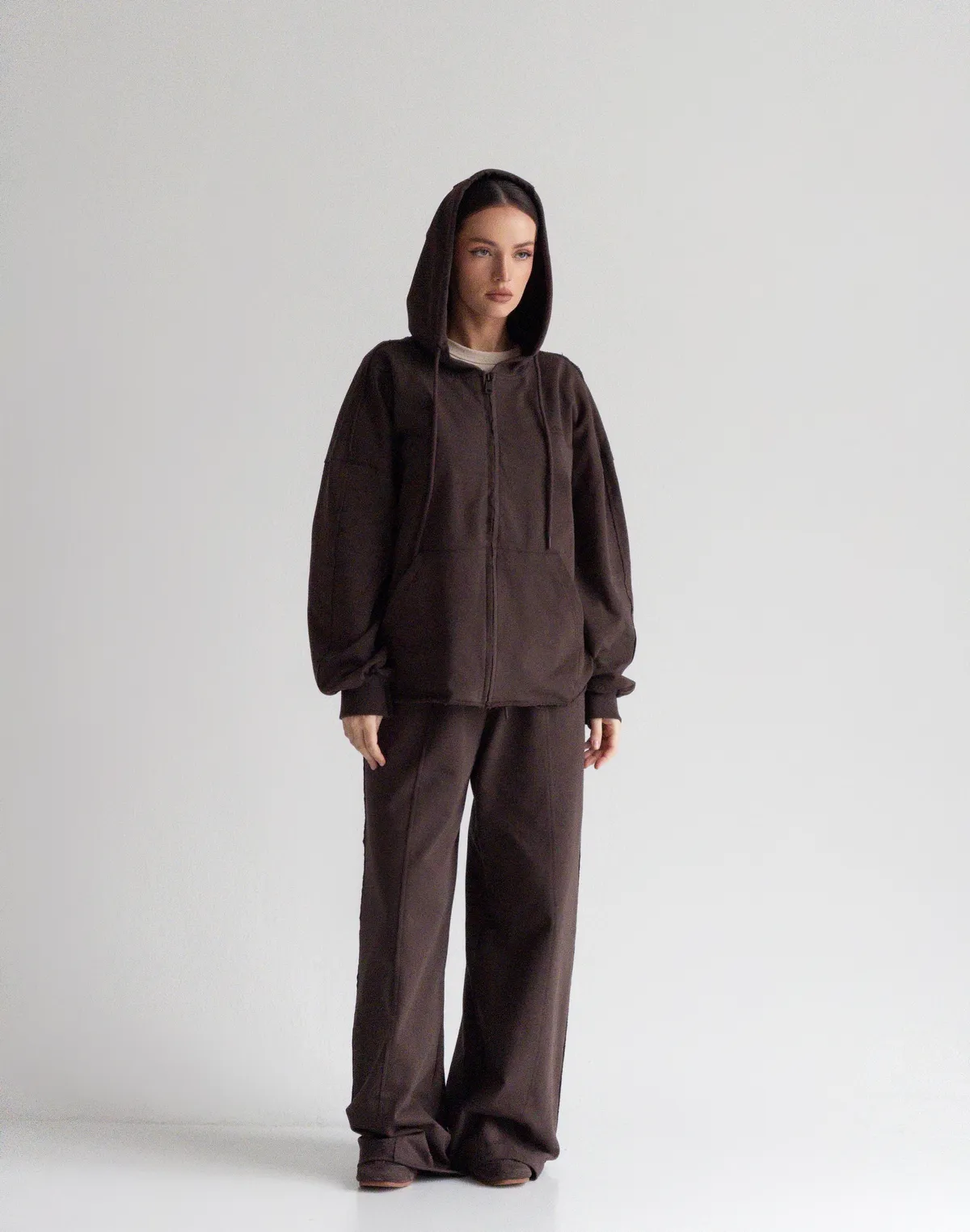 Штани прямі з декоративними кишенями позаду, шоколад - Фото 4