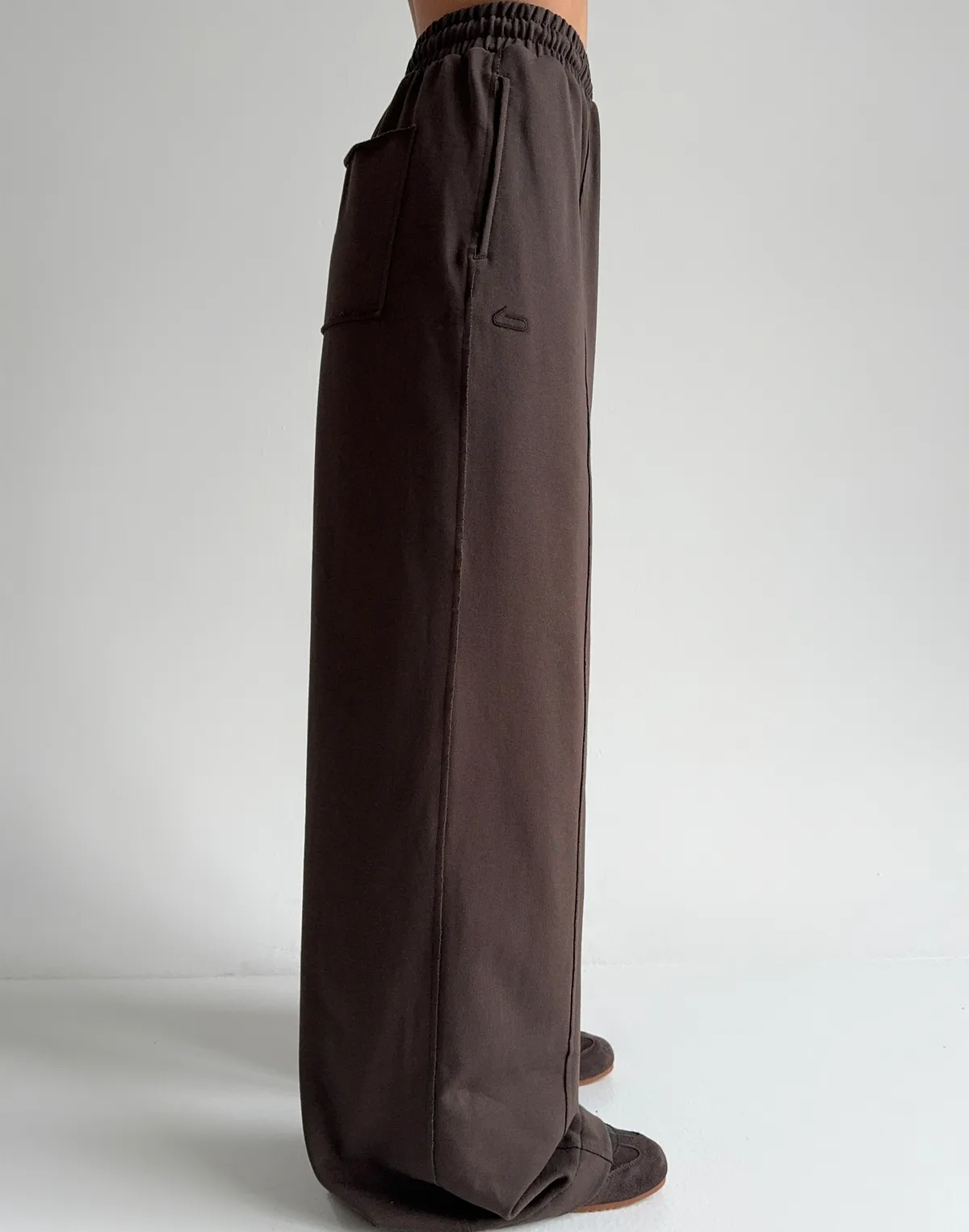 Штани прямі з декоративними кишенями позаду, шоколад - Фото 5