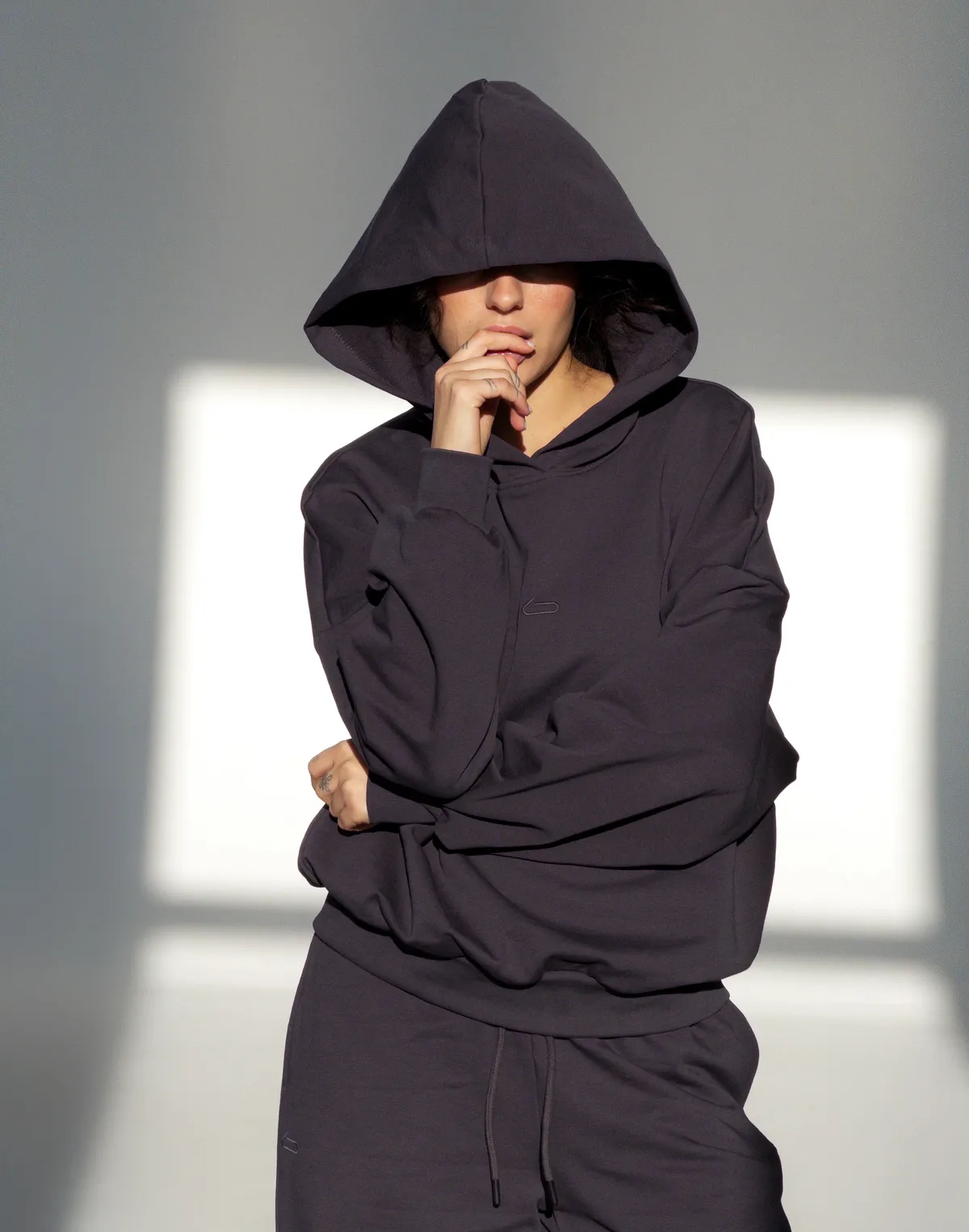 Худі весняний стандартний вкорочений, графіт - Фото 4