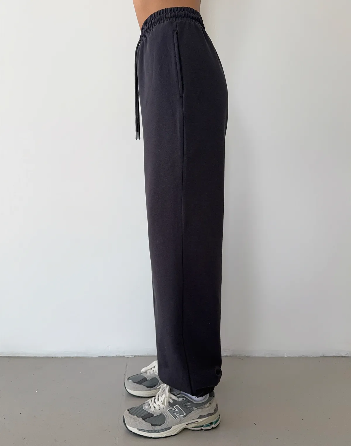 Джогери весняні вільного крою зі шнурком, графіт - Фото 6