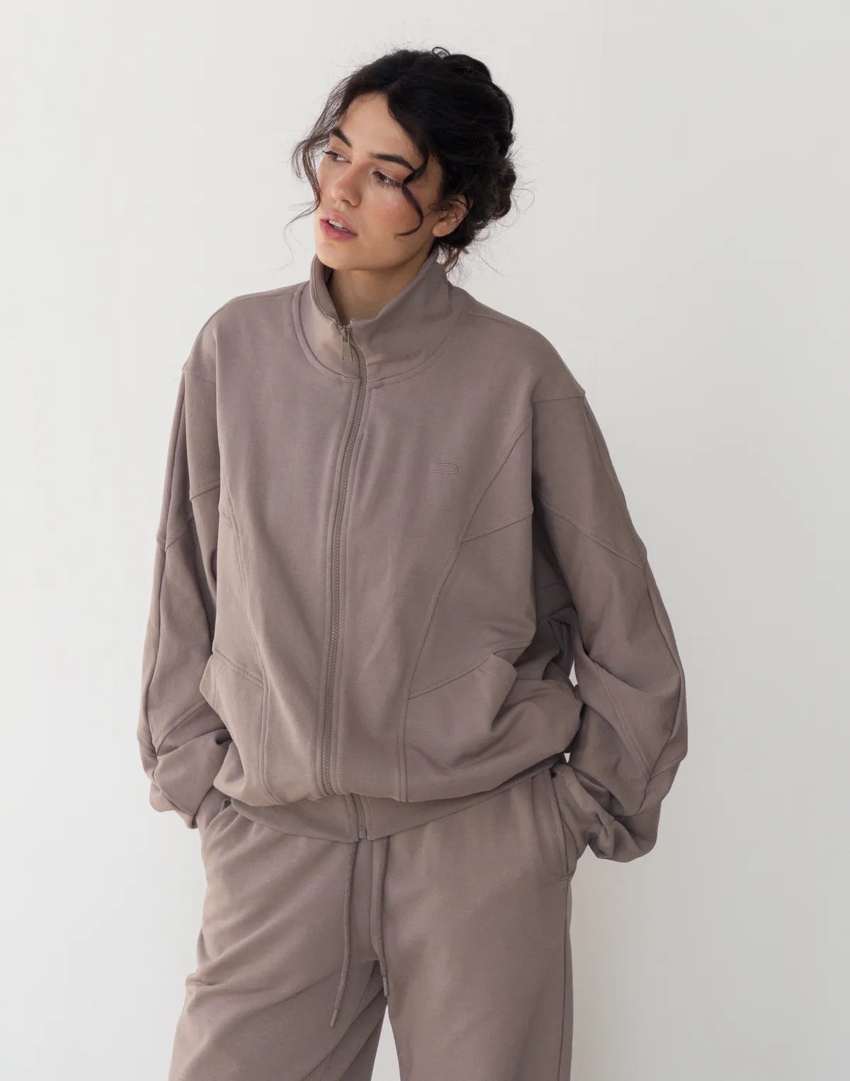 Зіпер без капюшону з декоративними швами вільного крою, світло-кавовий - Фото 1