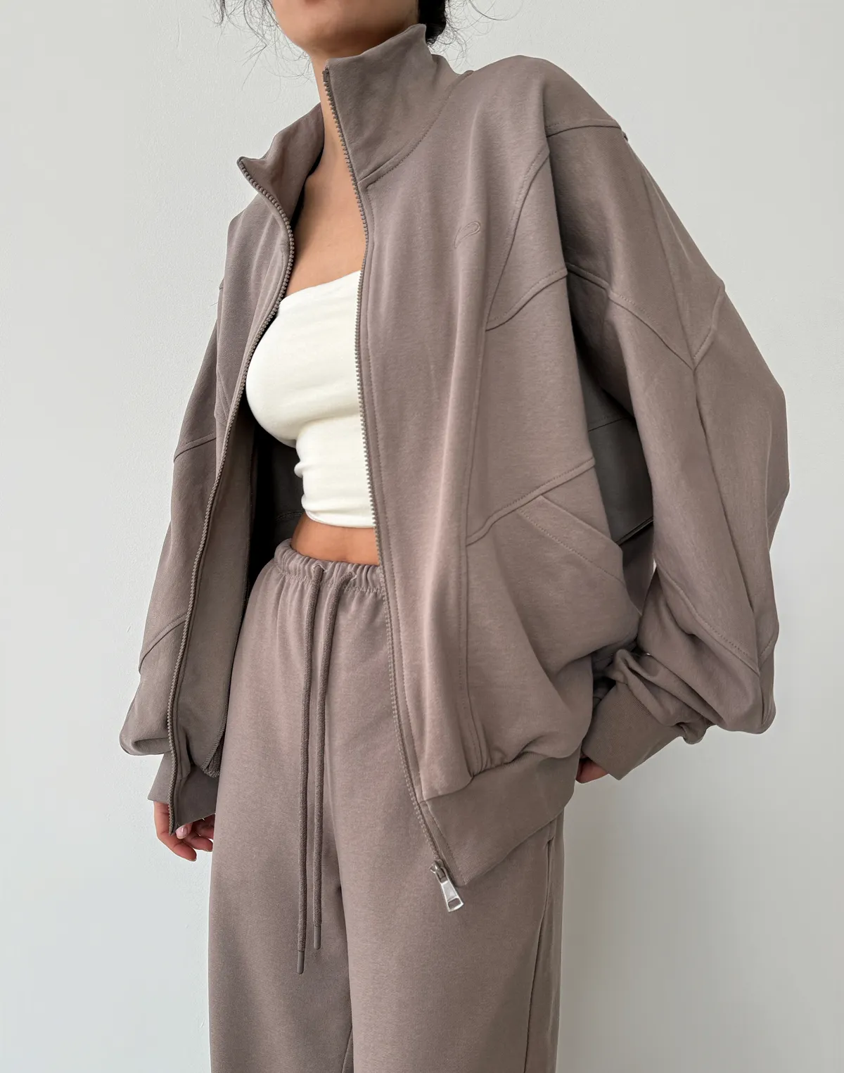 Зіпер без капюшону з декоративними швами вільного крою, світло-кавовий - Фото 3