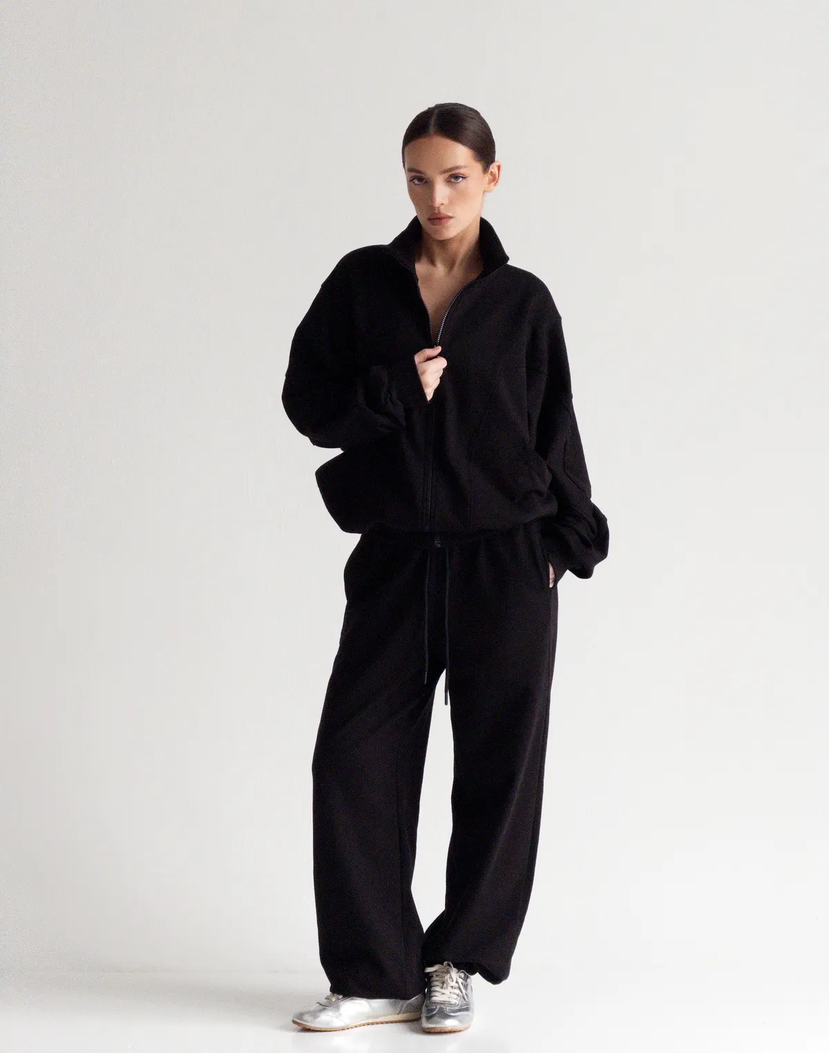 Зіпер без капюшону з декоративними швами вільного крою, чорний - Фото 5