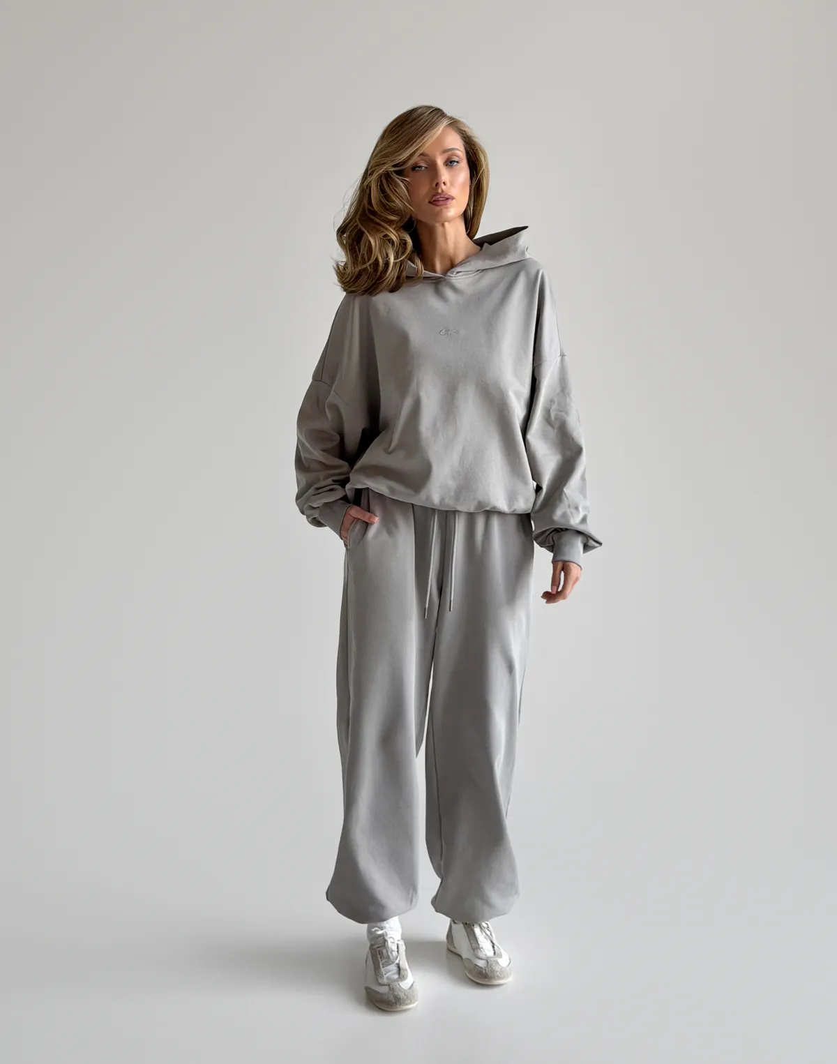 Джогери весняні вільного крою зі шнурком, нейтральний сірий - Фото 7