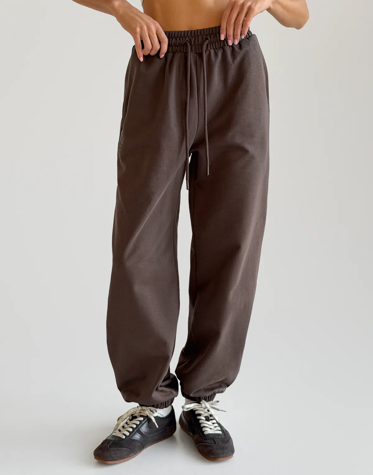 Джогери весняні вільного крою зі шнурком, шоколад - Фото 1