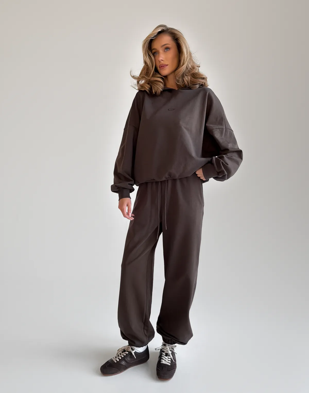 Джогери весняні вільного крою зі шнурком, шоколад - Фото 3