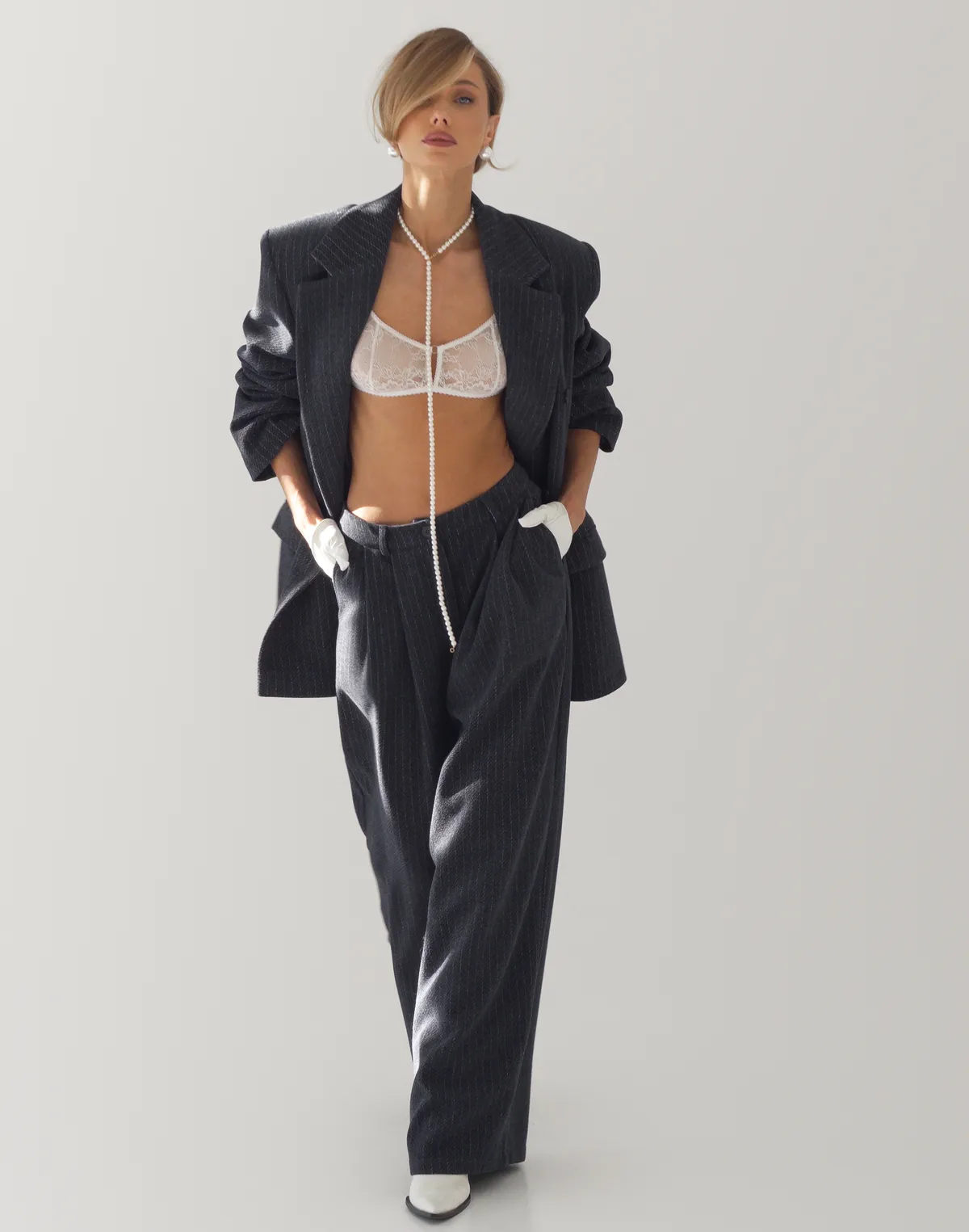 Штани оверсайз з середньою посадкою, графіт у смужку - Фото 6