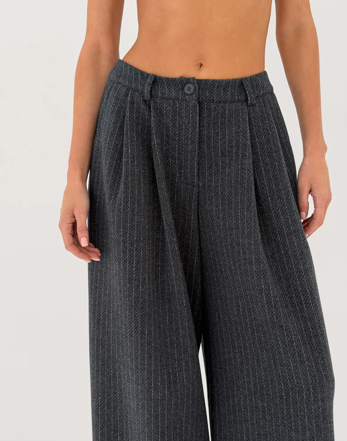 Штани оверсайз з середньою посадкою, графіт у смужку - Фото 5
