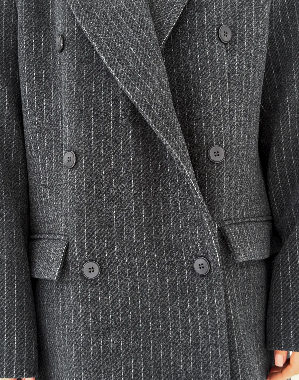 Жакет оверсайз з чоловічого плеча, графіт у смужку - Фото 8
