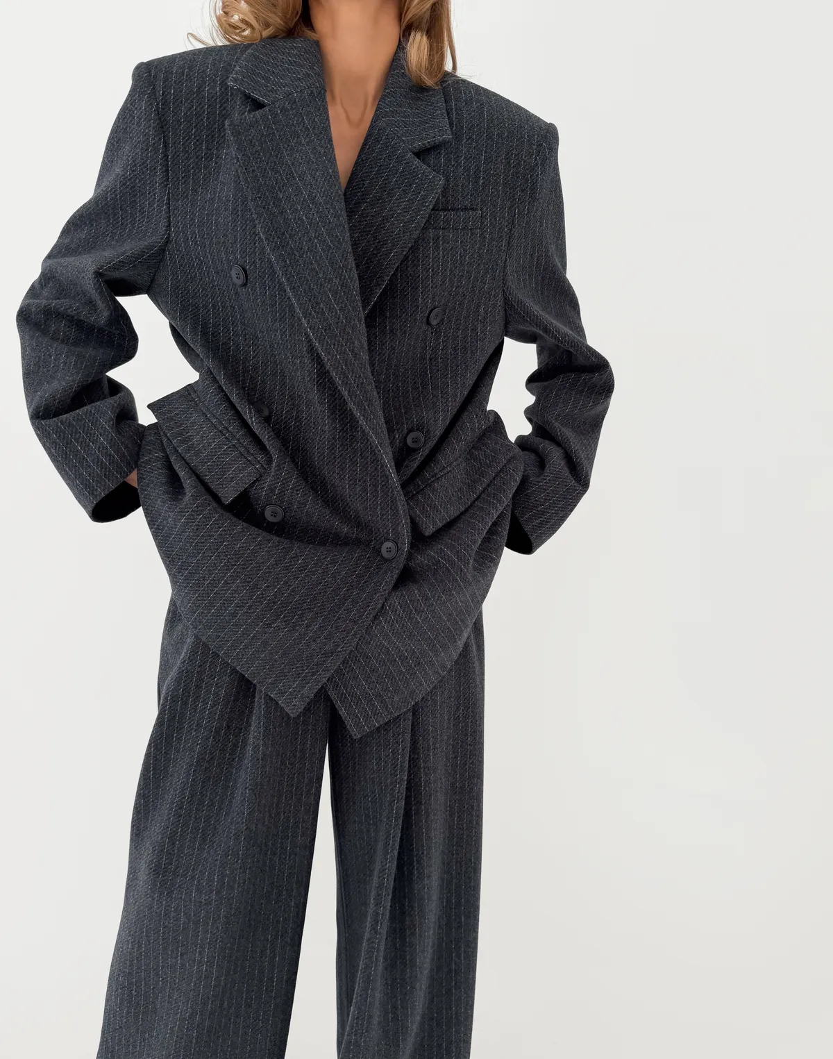 Жакет оверсайз з чоловічого плеча, графіт у смужку - Фото 7