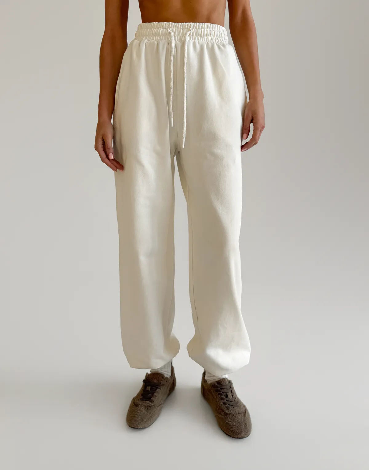 Джогери весняні вільного крою зі шнурком, екрю - Фото 1