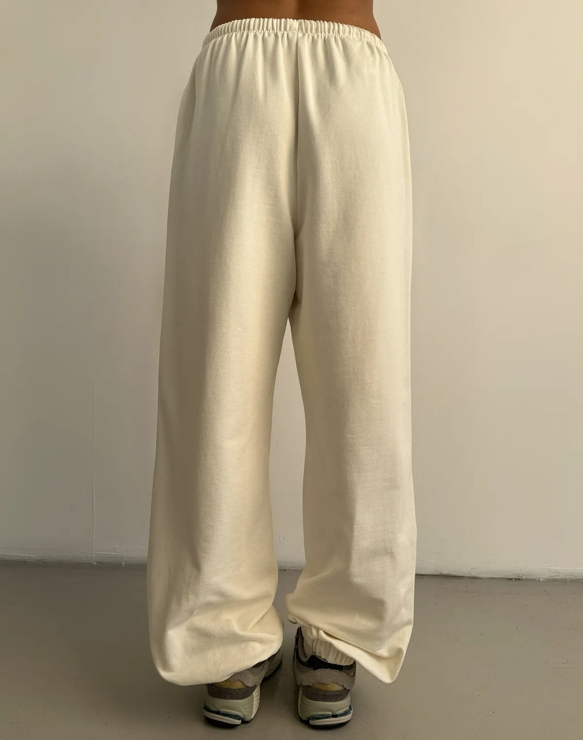 Джогери жіночі на тонкому поясі зі шнурком оверсайз, екрю - Фото 2