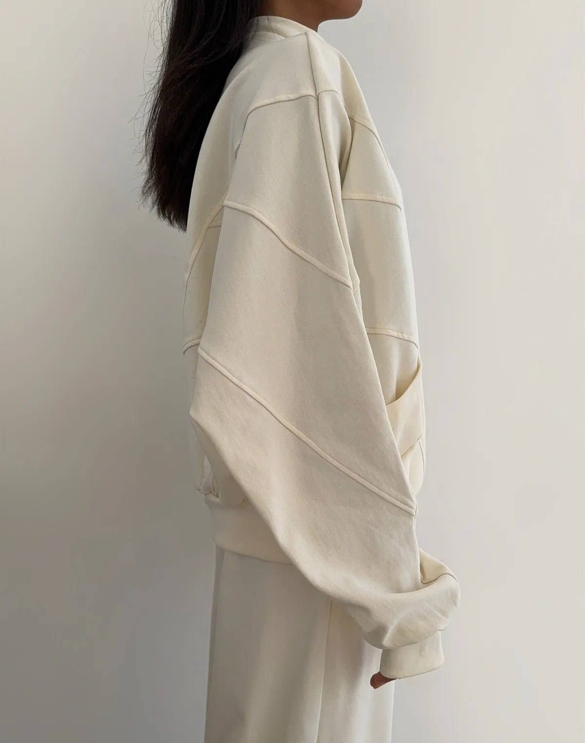 Зіпер без капюшону з декоративними швами вільного крою, екрю - Фото 6