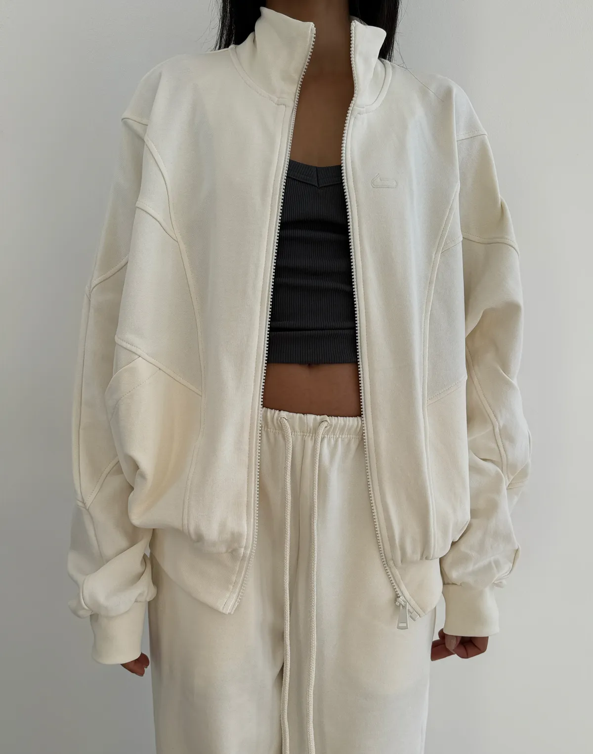 Зіпер без капюшону з декоративними швами вільного крою, екрю - Фото 5