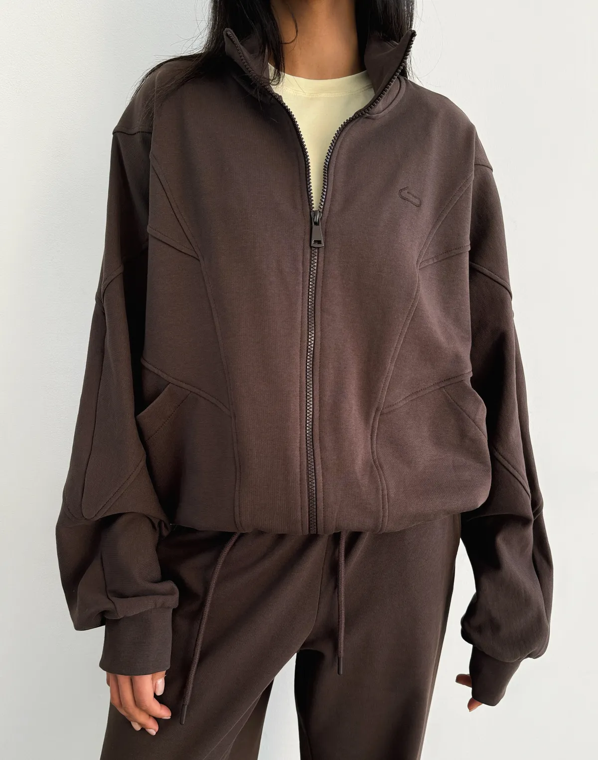 Зіпер без капюшону з декоративними швами вільного крою, шоколад - Фото 1