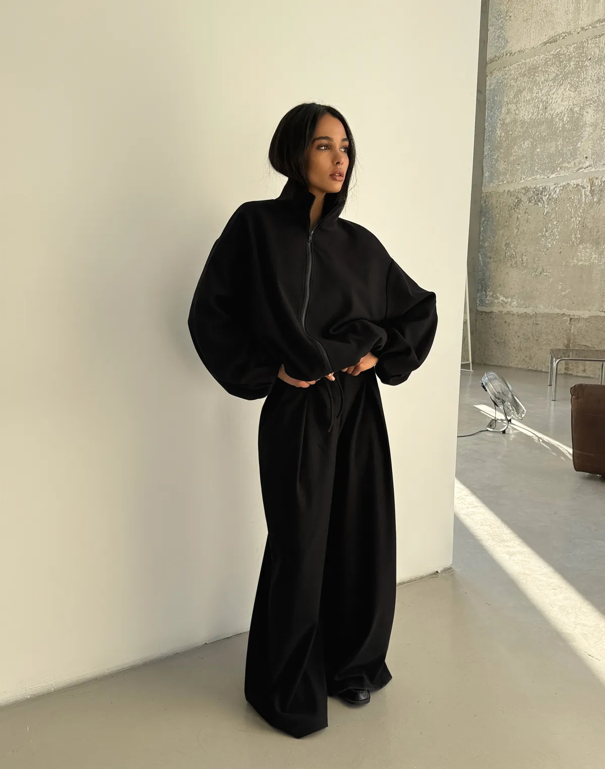 Жакет-бомбер з костюмної тканини, чорний - Фото 8