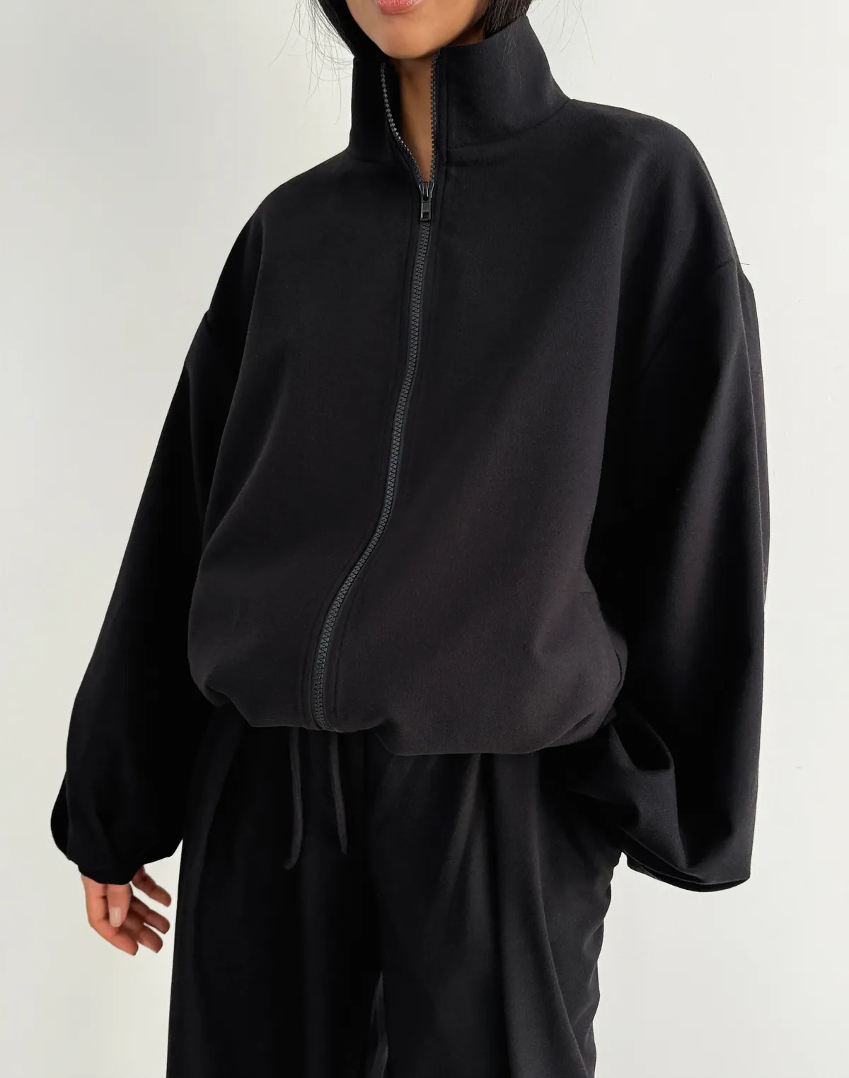 Жакет-бомбер з костюмної тканини, чорний - Фото 1